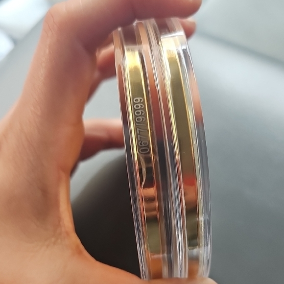 Big Gold Commemorative Coins with Presidential Portraits - Picture 7 of 7